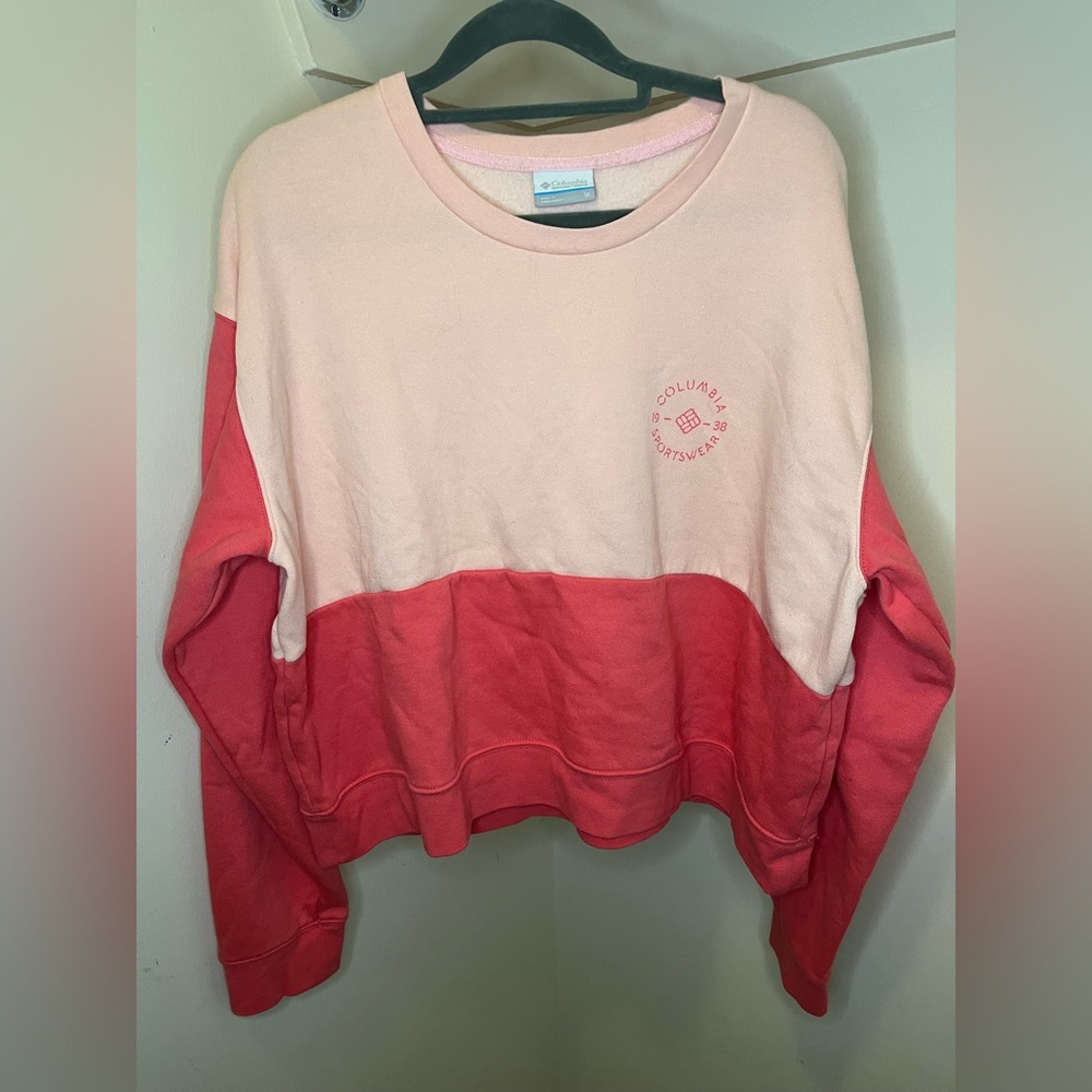 Cropped Columbia Light Pink Sweatshirt